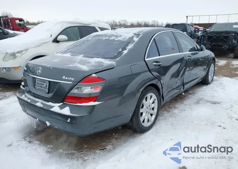 2007 Mercedes-Benz S 550 4Matic z USA, uszkodzony, nr VIN WDDNG86XX7A097769